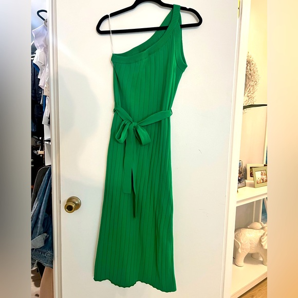 Flirty Desires Green Ribbed Knit One-Shoulder Midi Dress - Picture 4 of 7